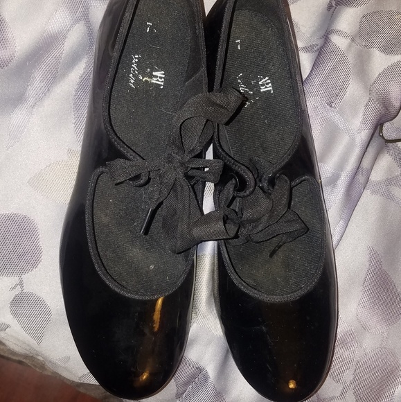 TAP SHOES - Picture 2 of 4